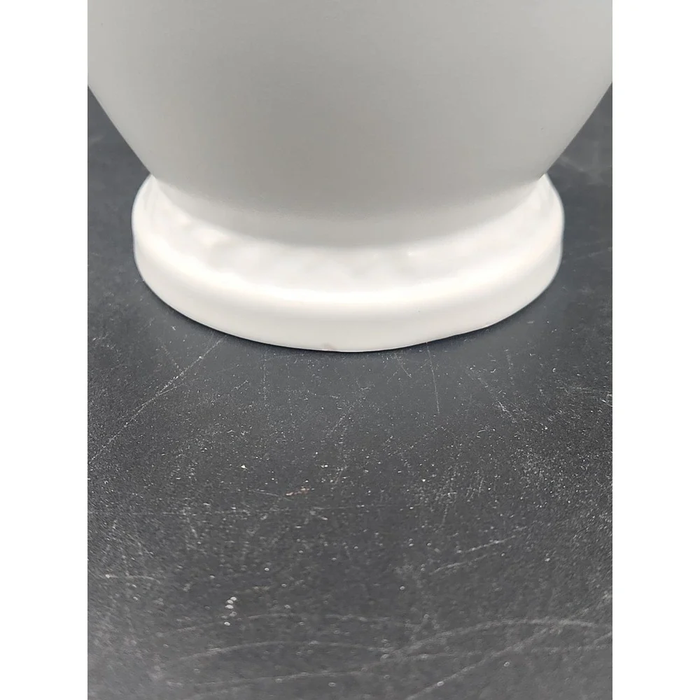 ABINGDON Pottery #153 Vase from 1940's  White Vase with Acanthus Leaf